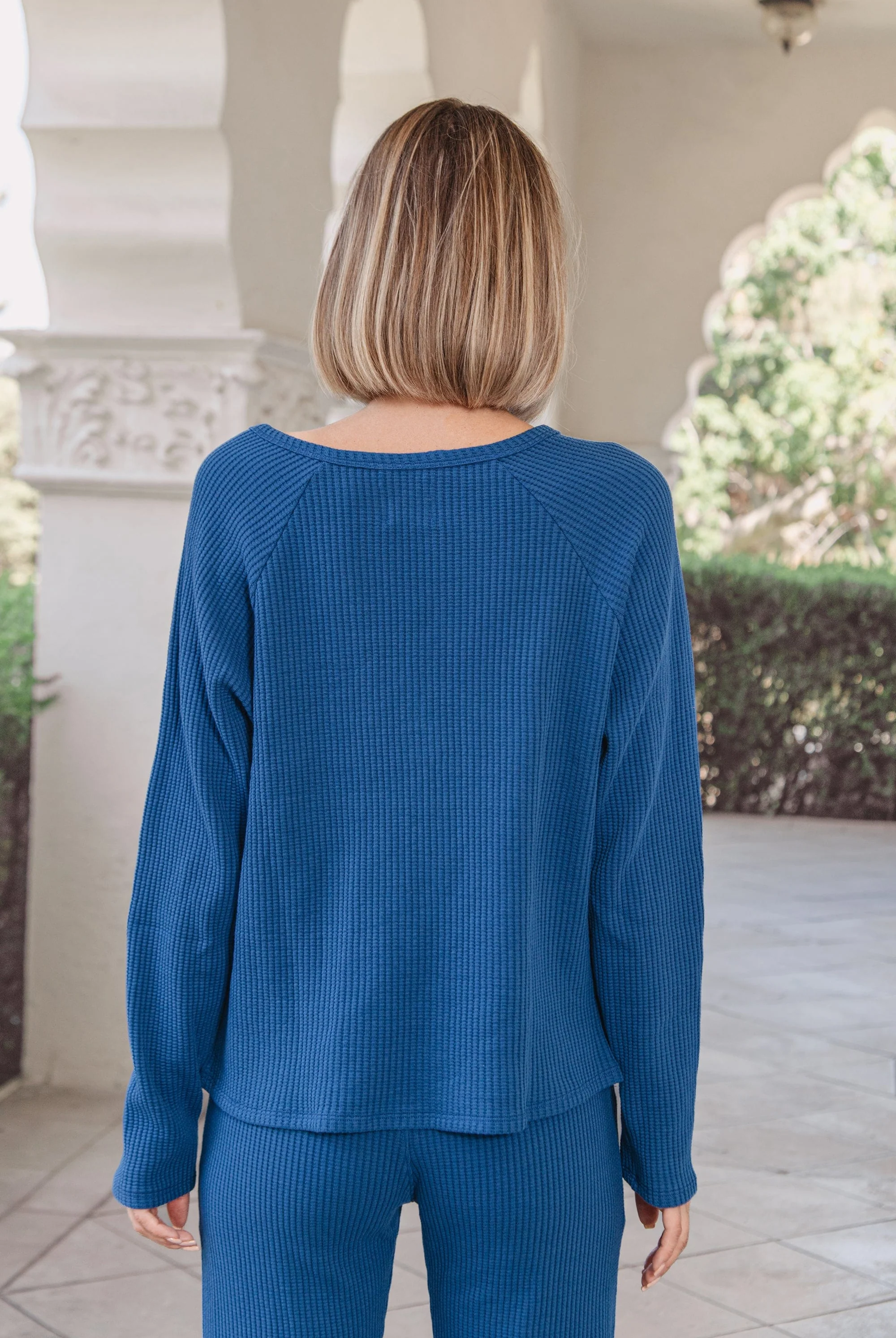 Lezat Pullover Jules Waffle Knit Organic Cotton V-Neck Pullover - Marine